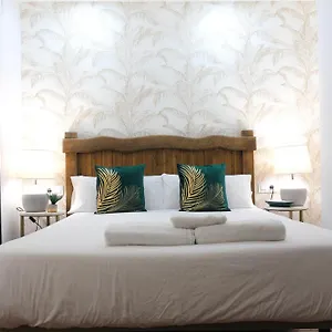https://casas-y-patios-de-triana.es-andalucia.com